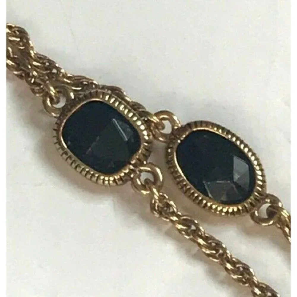 Monet necklace gold
